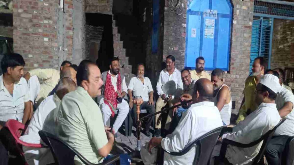 ईद मिलन कार्यक्रम में शामिल हुए विधायक मनोज पारस, लोगों को दी मुबारकबाद