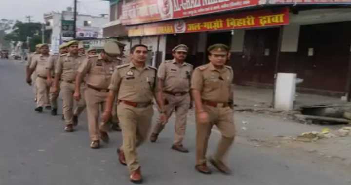 नगीना में बकरीद को लेकर पुलिस ने किया फ्लैग मार्च, सुरक्षा के कड़े इंतज़ाम