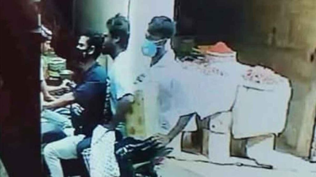 नगीना बाजार में 14 हजार रुपये की सिगरेट चोरी, वारदात CCTV में कैद